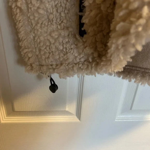 Abercrombie teddy bear coat. Size xl - Picture 2 of 6